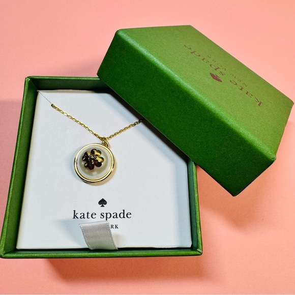 Kate Spade Clover Pendant Necklace - NEW in Box - Picture 1 of 5
